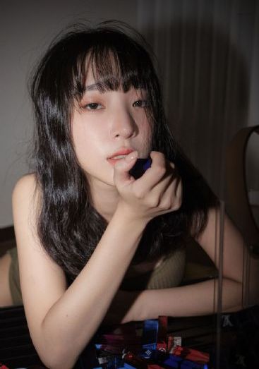 《漂亮的女邻居》在线观看