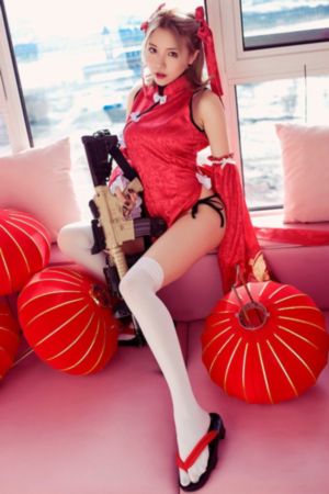 关秀媚三级露全乳视频在