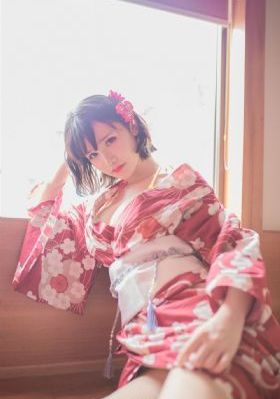 办公室撞击着旗袍美妇的肉体视频