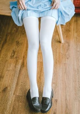 女子高中生的腰姿